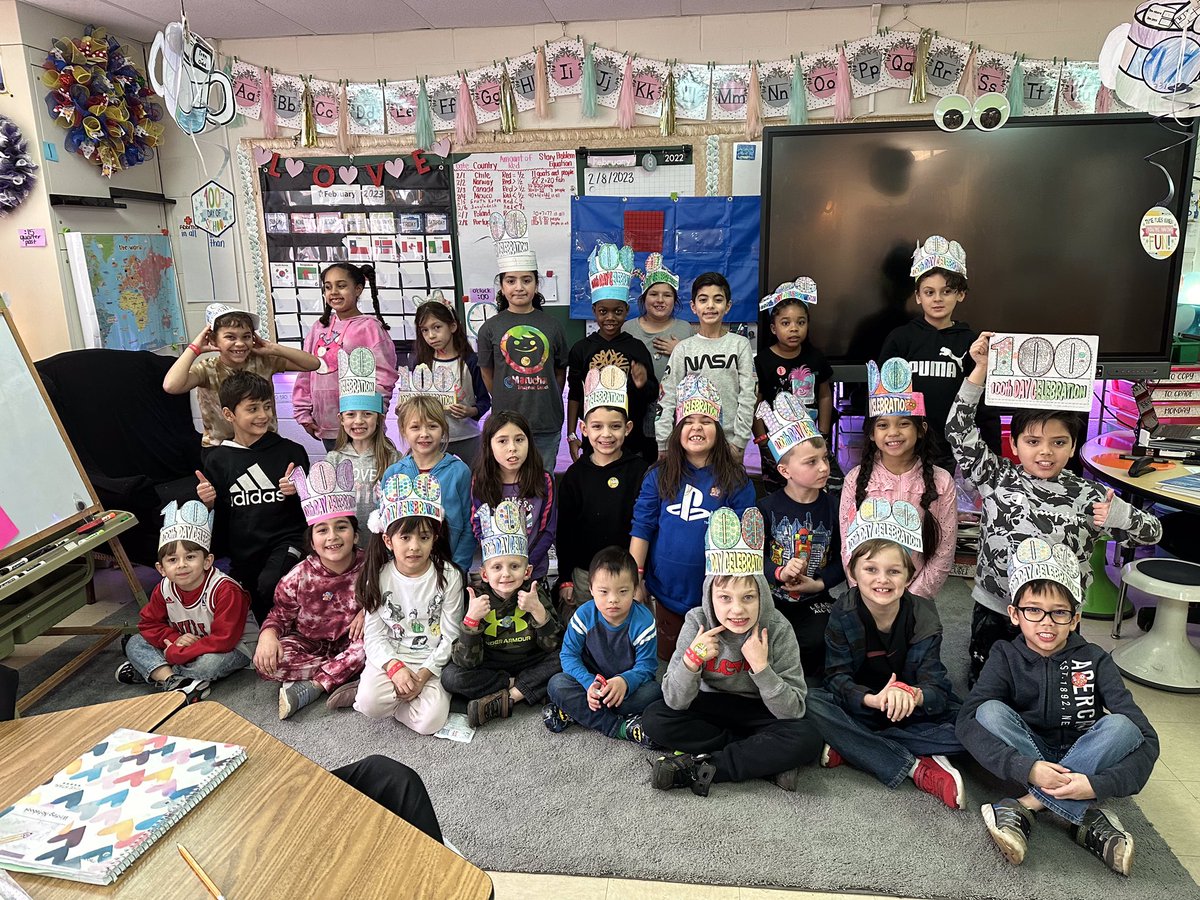 mrsgeyer_ela's tweet image. Lots of smiles on 100th Day! #cridgepride