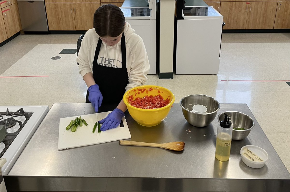 Practicing knife skills for #cookaroundtheworld #gkcogs