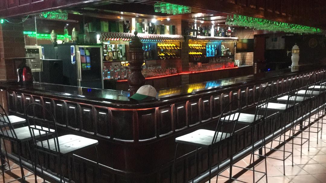 imcaslo's tweet photo. Venden desayunos, almuerzos bien completos y luego de las 5pm cervecitas bien frías con un súper ambiente en un local espectacular 🥰

Porfa vayan a seguirlo en ig, ahí estaremos publicando cualquier información en los próximos días.
Graciasssss✨

https://t.co/Z4w4a2ziQN https://t.co/ScYjhjmXnH