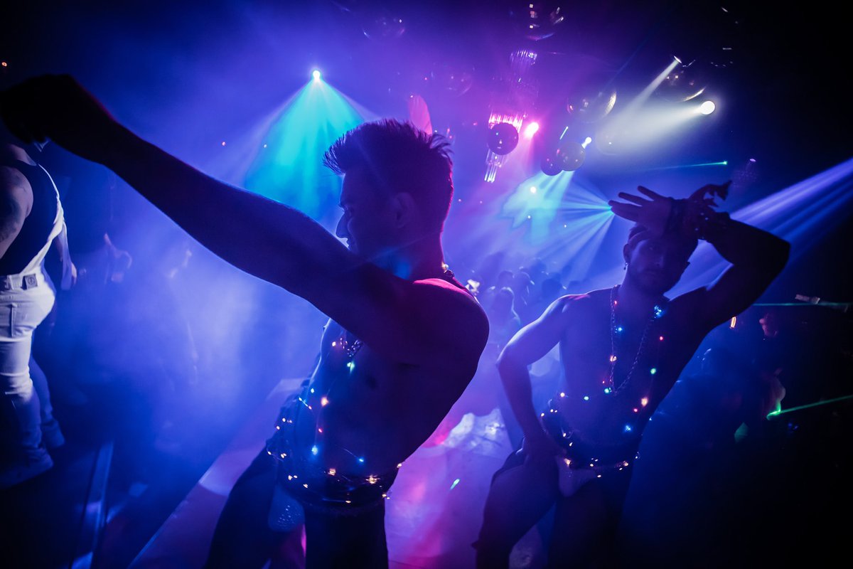 La magia de la noche hace que cada fiesta sea una invitación a vivir una nueva experiencia.
¡Gracias por acompañarnos en #Extravaganza
¡Nos vemos de nuevo este 19 de marzo en #Savage #ragga