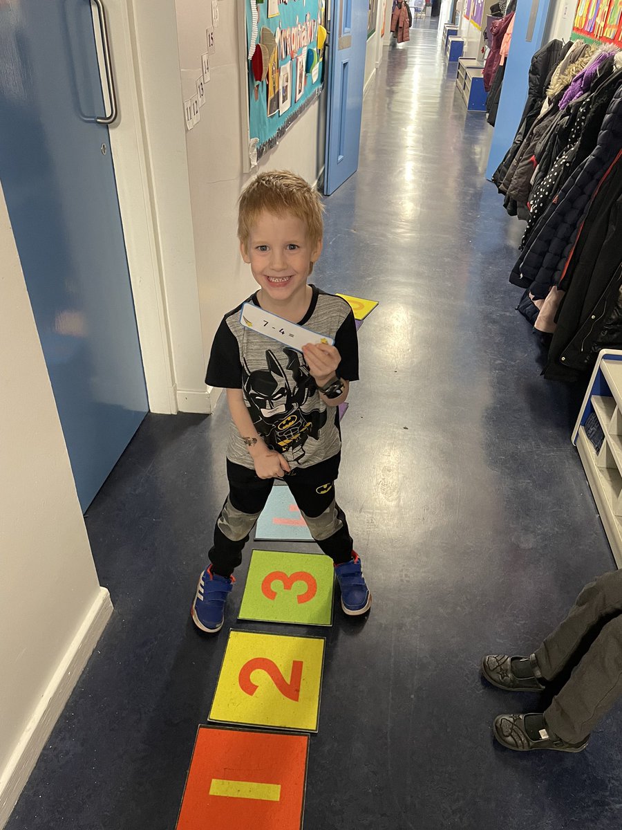 This week pupils in P1W have continued to consolidate their understanding of subtraction using a variety of practical materials. Working together to create number lines the children have then ‘counted back’ to solve some tricky calculations.