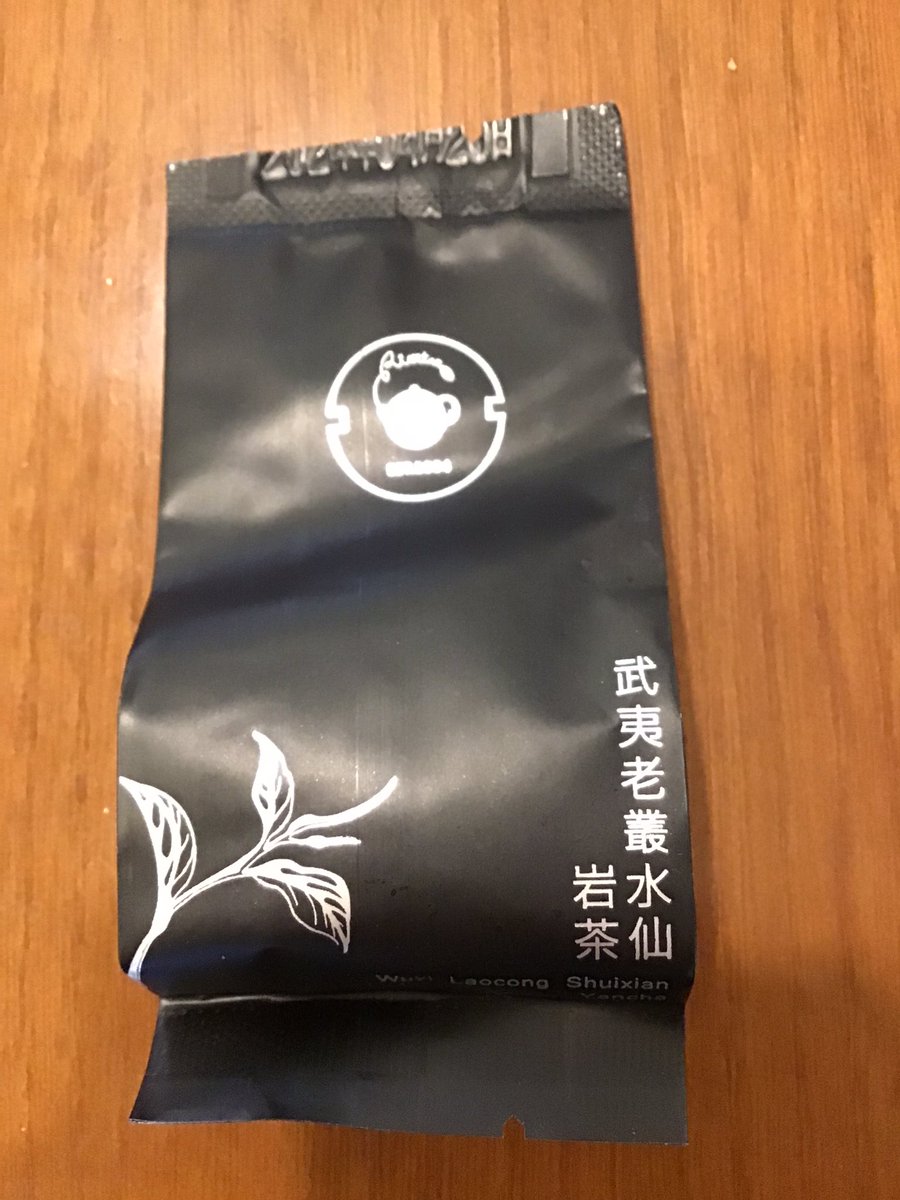 fujisan__3776's tweet photo. 今日のお茶。リムテーさんの武夷老叢水仙岩茶です。
水 茶壺130mlぐらい 茶 5.0g 時間 0:10
このお茶は、焙煎香が強めで後から花のような香りが楽しめます。
美味しいお茶です。
お気に入り度:2.5/5
#茶好連 #リムテー #武夷岩茶 #中国茶 #烏龍茶 #tea #oolongtea #rocktea https://t.co/zgNXljltLI
