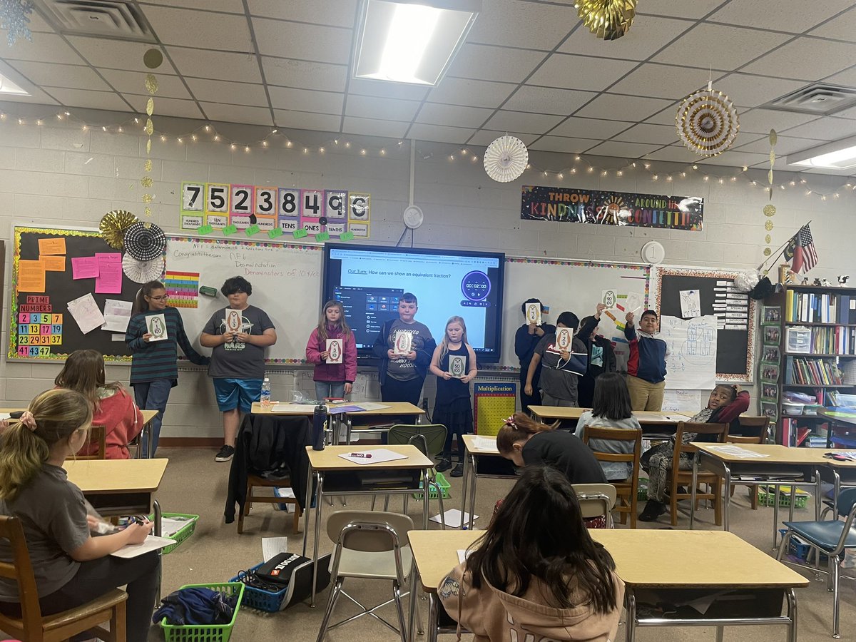 4thBes's tweet photo. Human number line #loveteachingfractions @ECUcrystalECU @FCSHawthorne @BunnWildcatsFCS https://t.co/VzMOL6TgoF