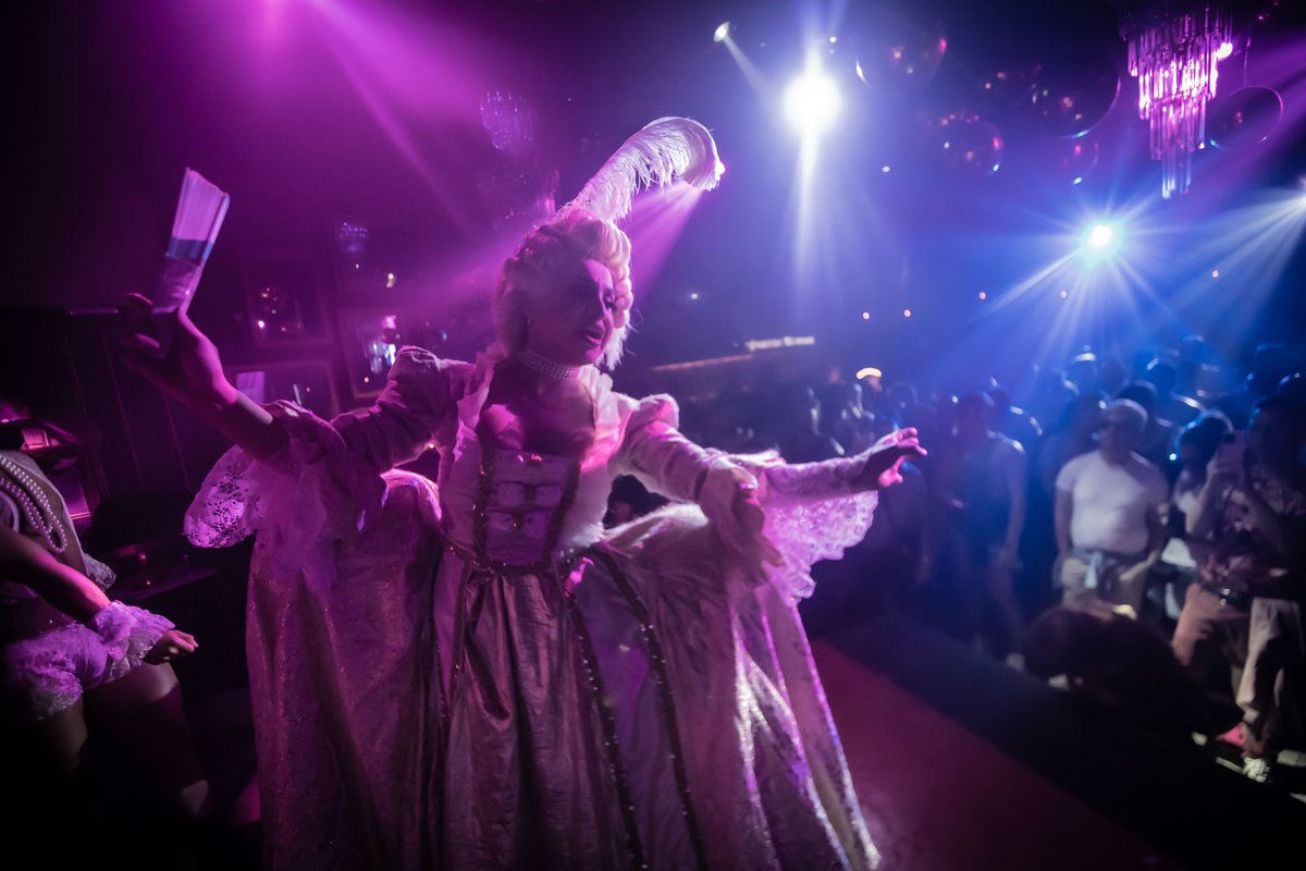 La magia de la noche hace que cada fiesta sea una invitación a vivir una nueva experiencia.
¡Gracias por acompañarnos en #Extravaganza
¡Nos vemos de nuevo este 19 de marzo en #Savage #ragga