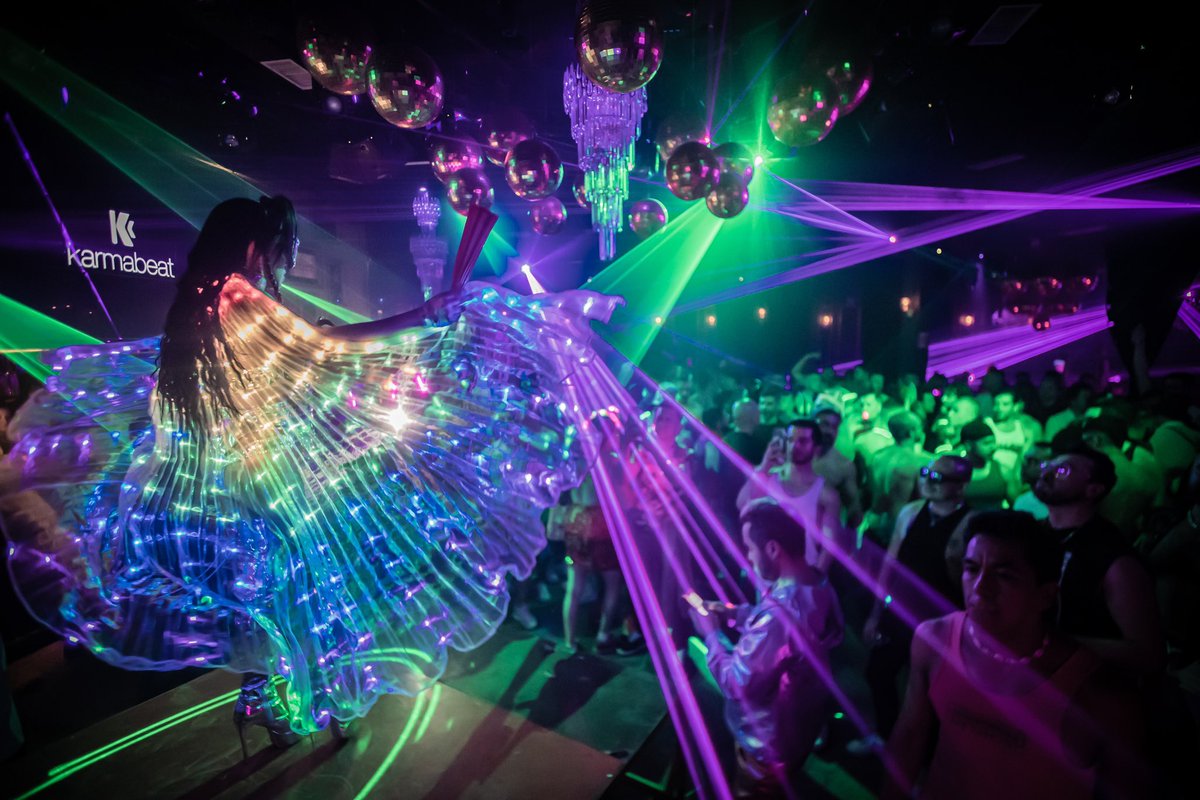 La magia de la noche hace que cada fiesta sea una invitación a vivir una nueva experiencia.
¡Gracias por acompañarnos en #Extravaganza
¡Nos vemos de nuevo este 19 de marzo en #Savage #ragga