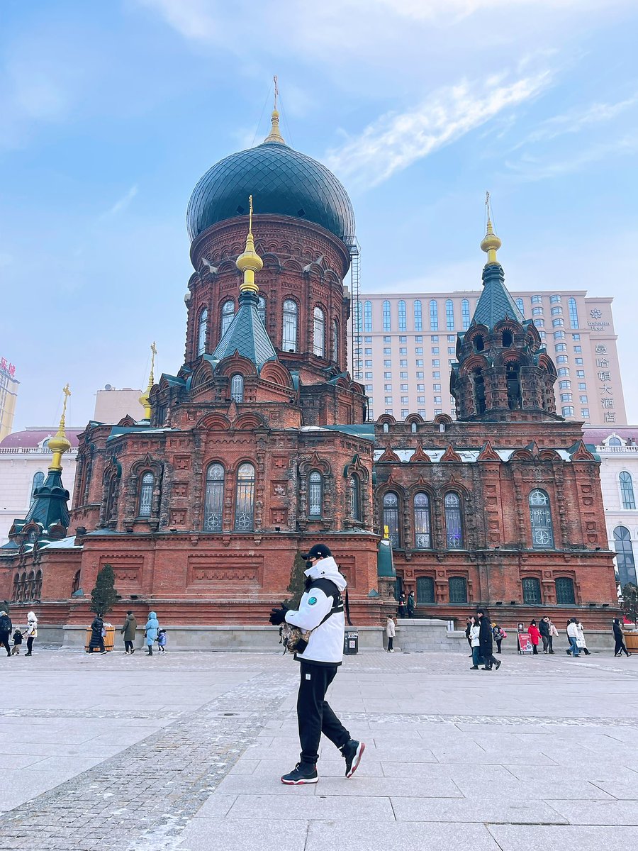 WWncno's tweet photo. 或许青春就像那一颗涩橄榄，用力咬破，千般滋味。也曾今约定彼此间常见面，��见时已多年，而我们也一直再重复着遇见、再见。直到后来才明白，青春中得到的都是要用后来漫长的人生去偿还的。 https://t.co/PGnxFKAeCk