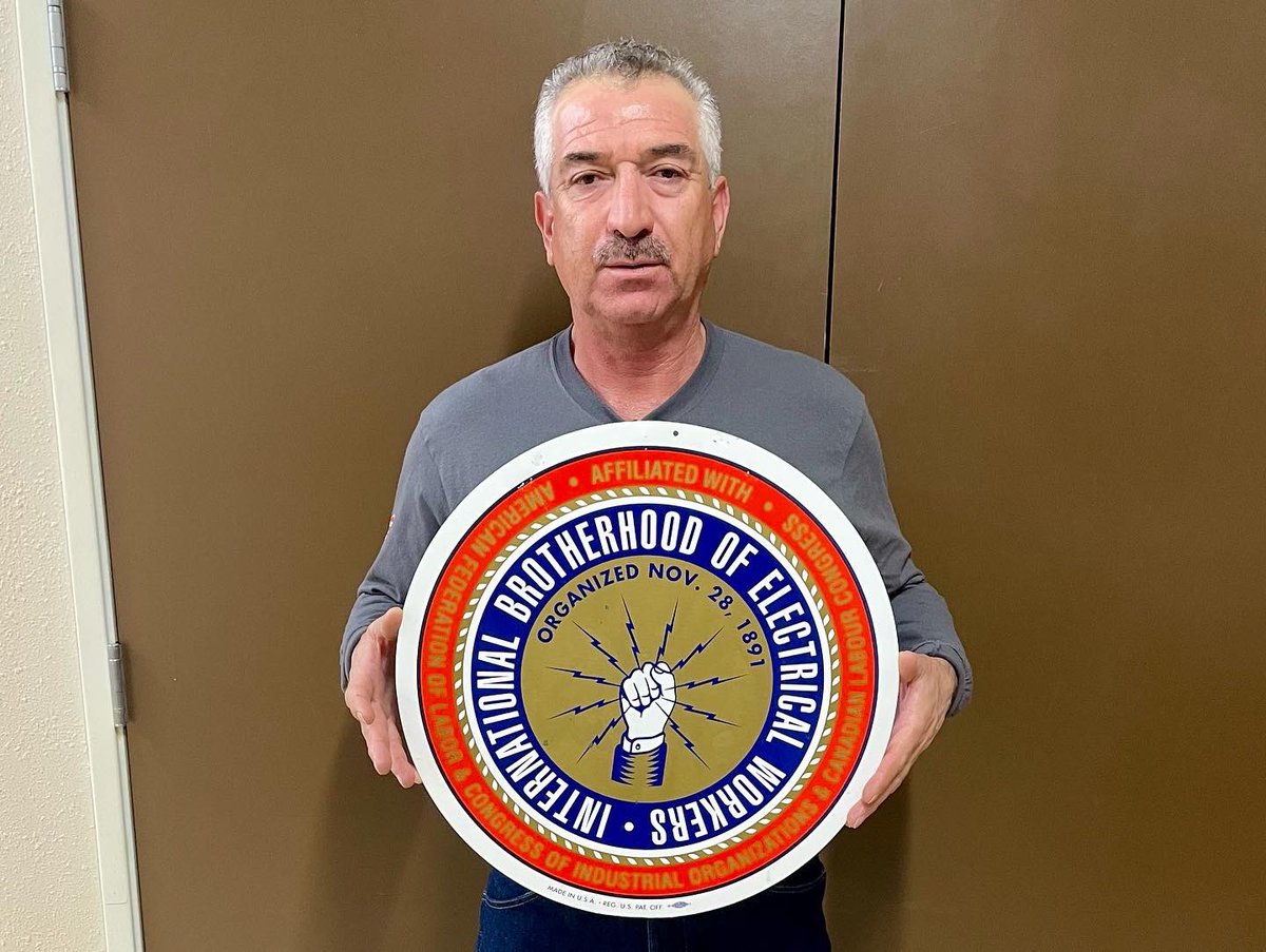 IBEW569's tweet photo. #IBEW569 swore in 9 new members at our Union Hall in #SanDiego and 1 in #ImperialValley ⚡️ Welcome to the #Union and a career with great benefits, pay, and learning opportunities! #UnionStrong #1u #IBEWproud #livebetterworkunion #Apprenticeship #IBEW https://t.co/aTFGBIIxMA
