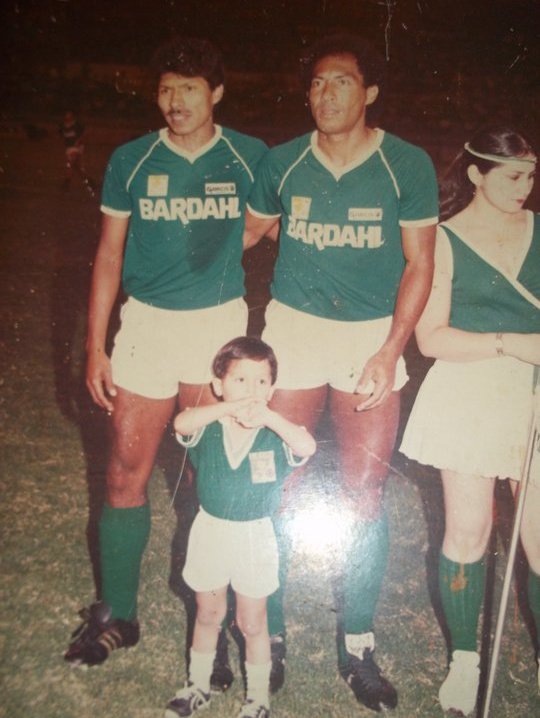 Jassovivero's tweet photo. J. de la Luz Rodríguez en la Entrevista de Poder en #LeyendasdePoder con @castrejonadrian y  @geraslugo.

Perla Rodríguez un volante recuperador técnico, ubicación y quite de balón. 10 años en el primer equipo de los verdes. 

LEYENDAS DE PODER por @LaPoderosaLeon 93.9 FM. https://t.co/elq677N4sp