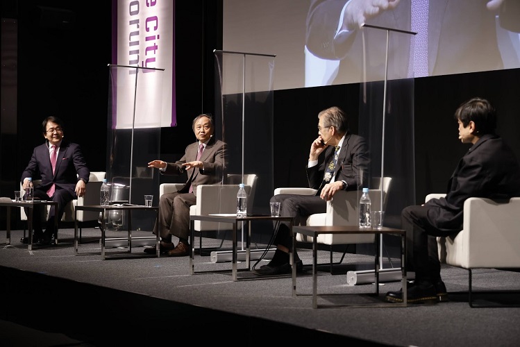 icf_tokyo's tweet photo. ICF2022では日米の文化の違いにも言及。アメリカのフロンティアとは最初からあったわけではない。多様性を認めながらチャレンジし、自己責任も伴いながらやっていくことでこの文化に至ったという経緯もある。そういった点も日本人は自覚していくべきではないか。https://t.co/RljhfpIn0l #icf_tokyo https://t.co/WdxhpZMrGx