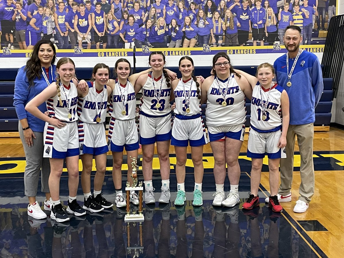 CVKnightsSports's tweet photo. Congratulations to the 8th grade girls basketball team on their Leland Smith Insurance NWC championship tonight! #GoKnightsGo https://t.co/Ct30rs8Yzo