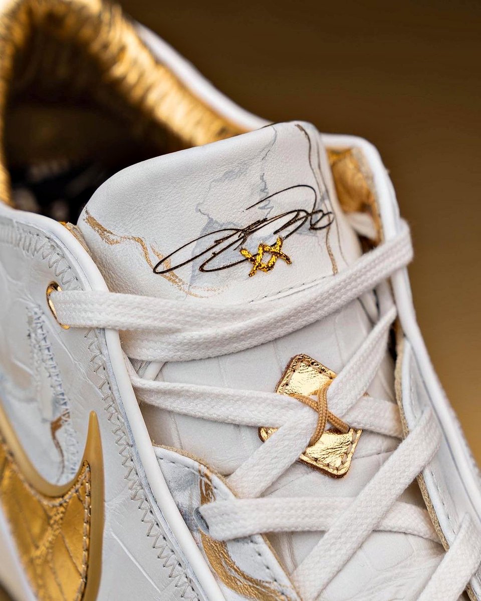 JustFreshKicks's tweet photo. Custom Nike LeBron 20s created for the NBA’s new all-time scoring leader 👑 https://t.co/KH3VEE8t7d