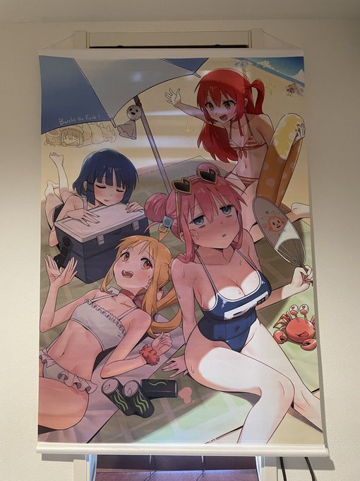 台湾のFFで買ったぼざろタペ
仕事場に飾ったった
自然と笑顔になっちゃう☺️ 