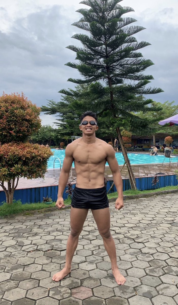 Manwr88's tweet photo. Jadi mau sama aku ngaa?? Tapi aku orangnya brutal bgt, kamu nakal dikit aku ent0d 😘 https://t.co/WYtIx1Pr4C