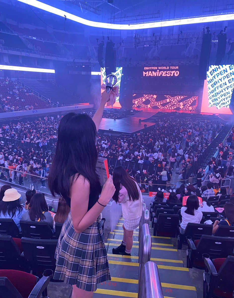 wooniesboo's tweet photo. Thank you, @ENHYPEN_members! I love you my solamente. Until next time boys. 🧡

(now lang naka post kasi pcd for real... ☹) #ENHYPEN_IN_MANILA #ENHYPEN #MANIFESTO_IN_MANILA https://t.co/0RQvBY8AyI