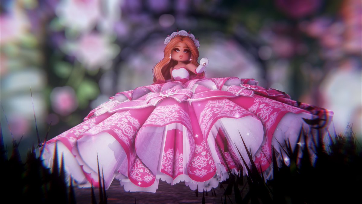 im giving 202k to a random royale high player that replies with a heart below 💗