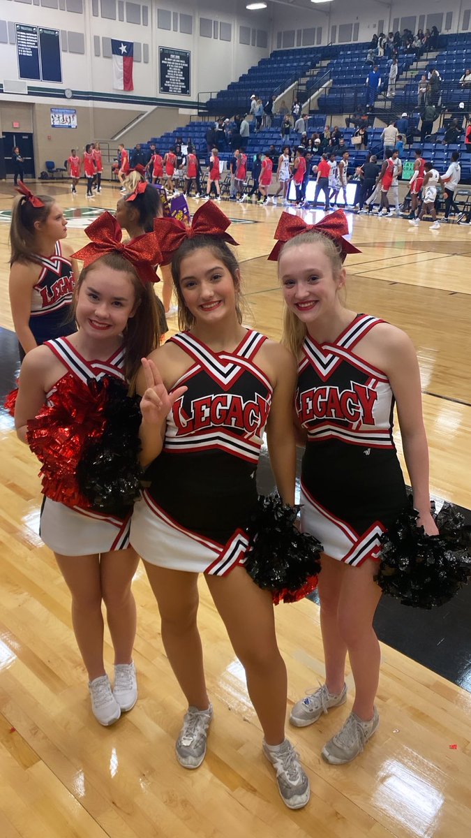 We had a great time cheering on both basketball teams last night. #GoBroncos 🏀📣