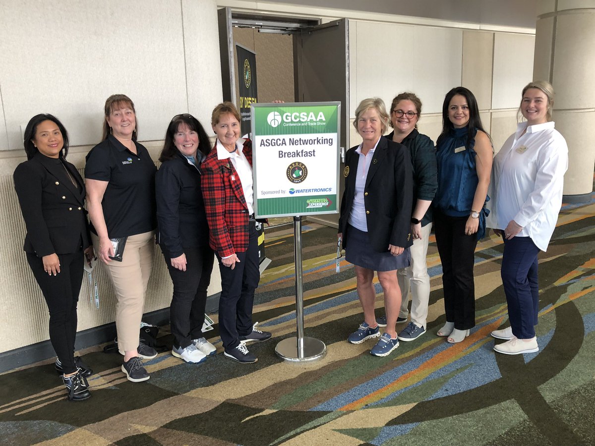 It was great to see @WomenInGolf members @GCSAA today. @ASGCA @janbeljan @ILoveDyeGolf @AudubonIntl @LinksBridges #CMFGLOBAL #womeninthegolfindustry