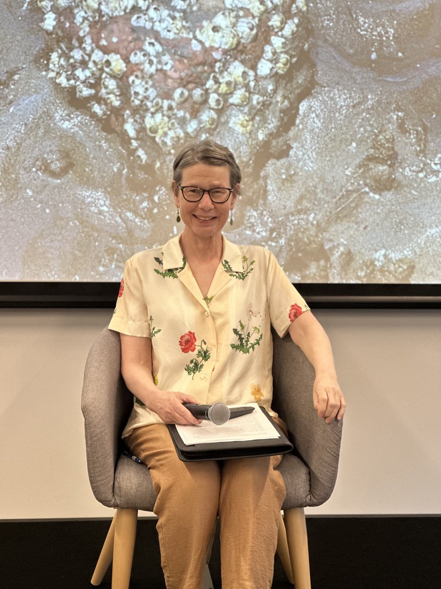 CollegeUsq's tweet photo. Throwback to last week's #booklaunch🔖
@KateJudith1's Exploring Interstitiality with
Mangroves, @routledgebooks @WeAreTandF
#environmentalresearch #futureecologies #environmentalhumanities https://t.co/TuNTdcHjKf