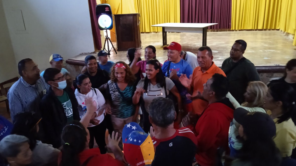 clapmarinone's tweet photo. #ChavezJuventudYVictoria 🇻🇪| @PSUV_Marino somos alegría somos Pueblo Unido en las dificultades el Renacer y la celebración a la vida.

@NicolasMaduro 
@dcabellor 
@hugbelpsuv 
@eneasgonzalez90 
@Clap_Nacional 

#8Febrero
#SomosCClapNuevaEsparta https://t.co/76eH1NH2NM