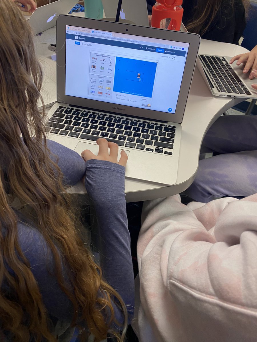 Lindsay Nodwell tweet media