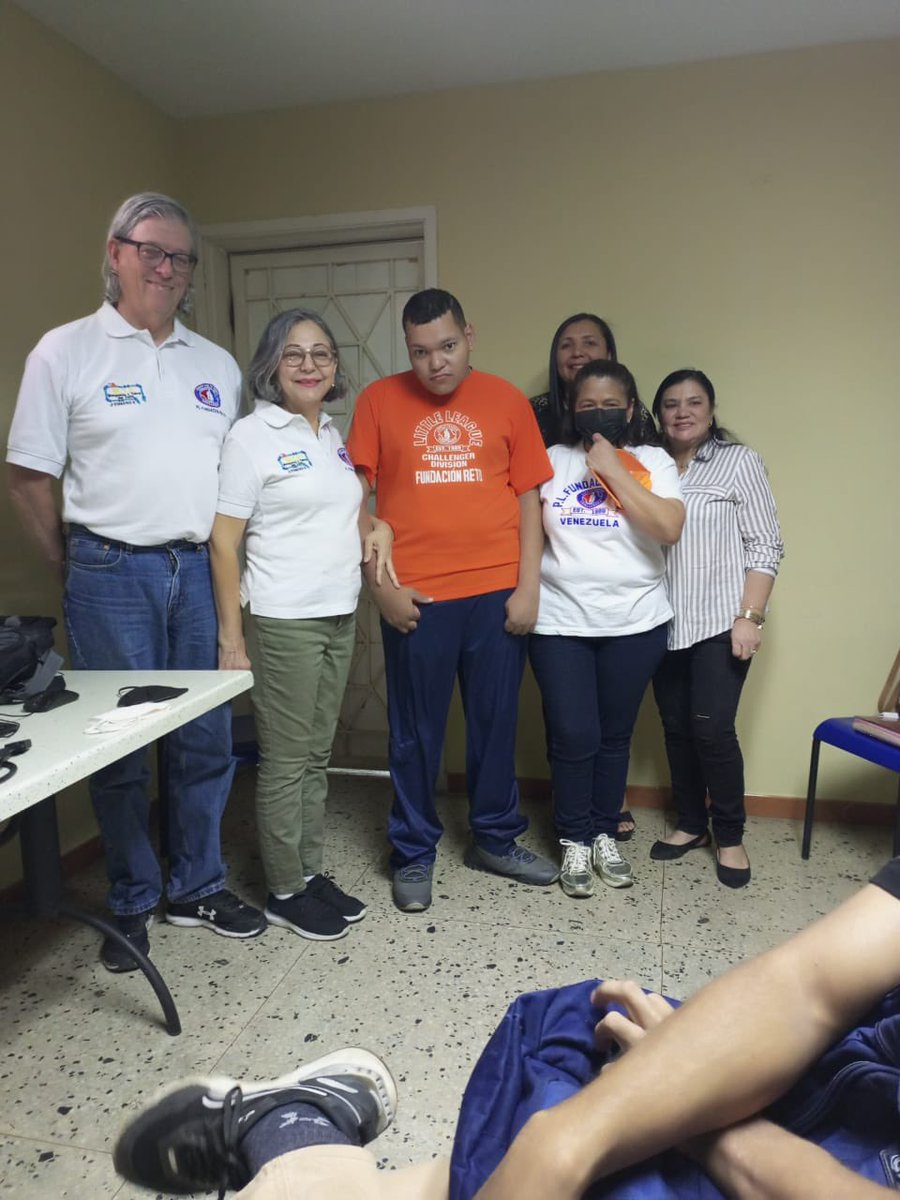 PLFundacionReto's tweet photo. Muy agradecidos a los amigos de @fupanaz por dejarnos entrar a su casa y presentar a la @PLFundacionReto . Gracias !!!!
@LLBChallenger #beisbolsinbarreras https://t.co/5nPnXXkAoS