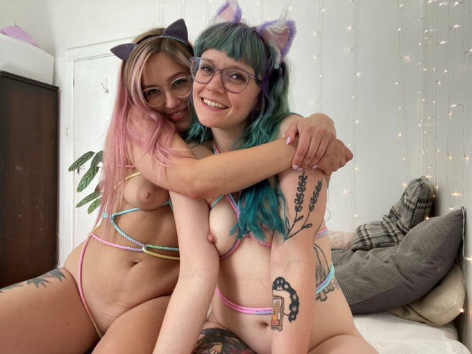 I&rsquo;m streaming with @vheidiv tomorrow and I can&rsquo;t wait 🥰 https://t.co/j6WUodLNW0<a class="tags" target="_blank" title="On Twitter" href="/?out=eyJ0eXAiOiJKV1QiLCJhbGciOiJIUzUxMiJ9.eyJpYXQiOjE3MjE0NDUwNjMsImlzcyI6InR3cG9ybnN0YXJzLmNvbSIsIm5iZiI6MTcyMTQ0NTA2MywiZXhwIjoxNzUyOTgxMDYzLCJyZWRpcmVjdF91cmwiOiJodHRwczovL3R3aXR0ZXIuY29tL3ZoZWlkaXYifQ.CTL5dNHMALVl0NgNv_FCIqisK8H2JOfdrmRiP2I0zqIJkXJTh2u41hBRjkIZgoqdqeW0njwbXT0FAQb1Yzvfng">@vheidiv</a>