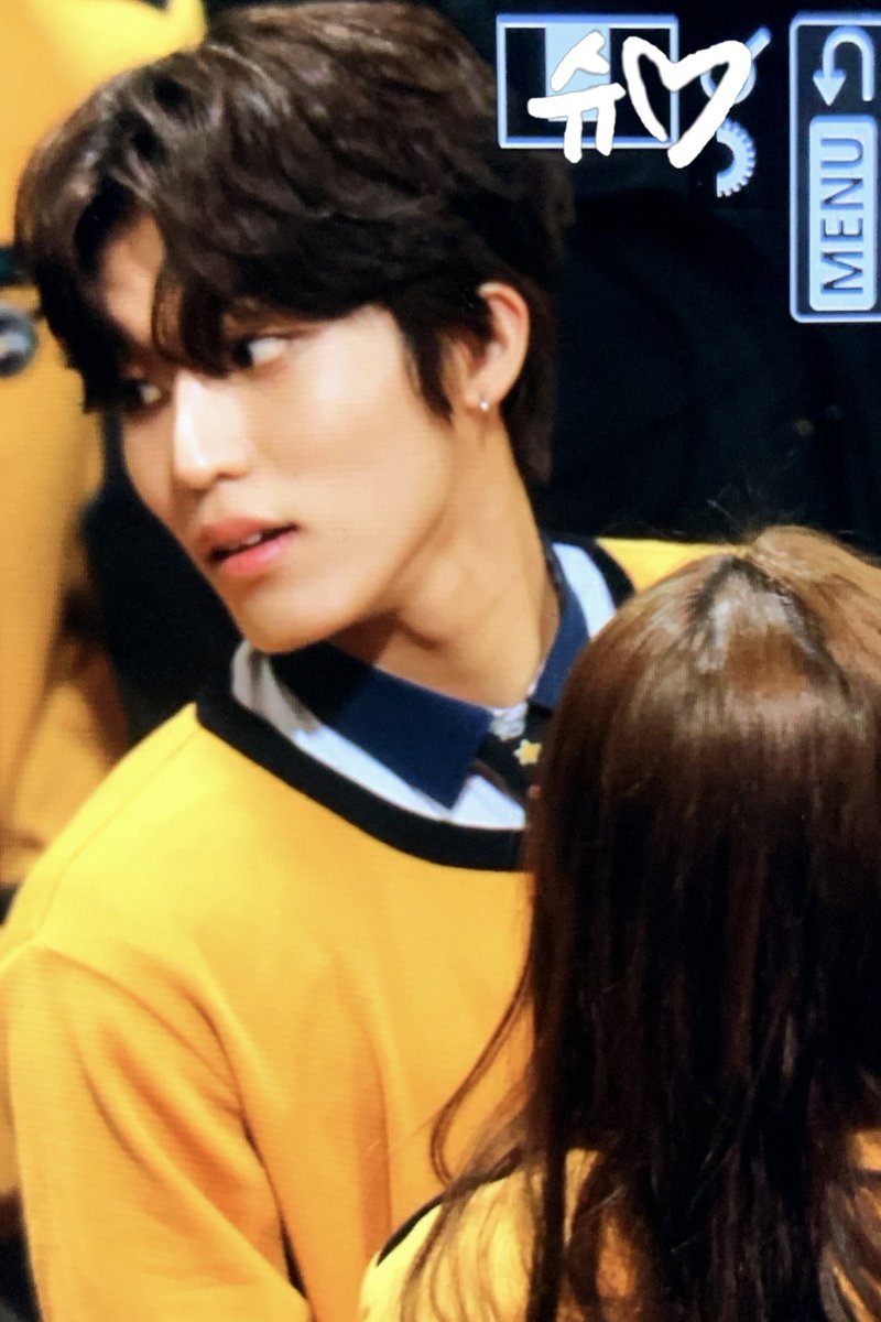 archiveofwoo's tweet photo. the campus heartthrob he is https://t.co/02emgGafcD