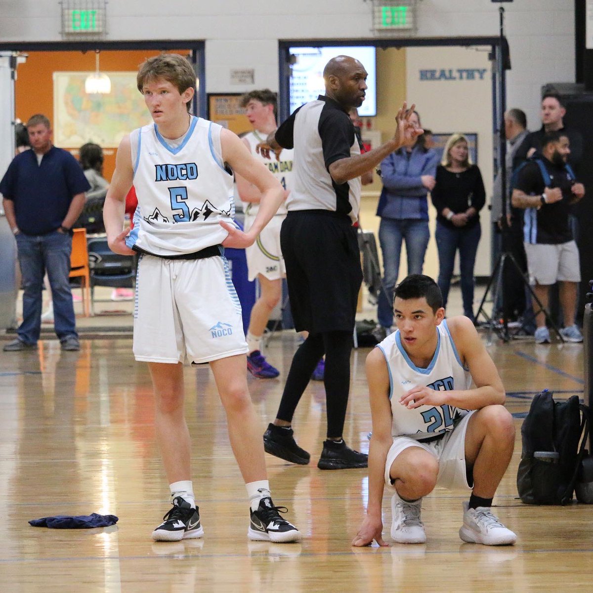 AudioDrPhillips's tweet photo. #SeniorNight for @Clay_Wright5 🏀🎓

So cool to watch these guys work so hard on their craft, push each other, and have fun in this game of #basketball Love these @NoCoElite boys!

@noajphillips 
@BradyVarney 

#ELITE #Family https://t.co/xtCyvv18kb