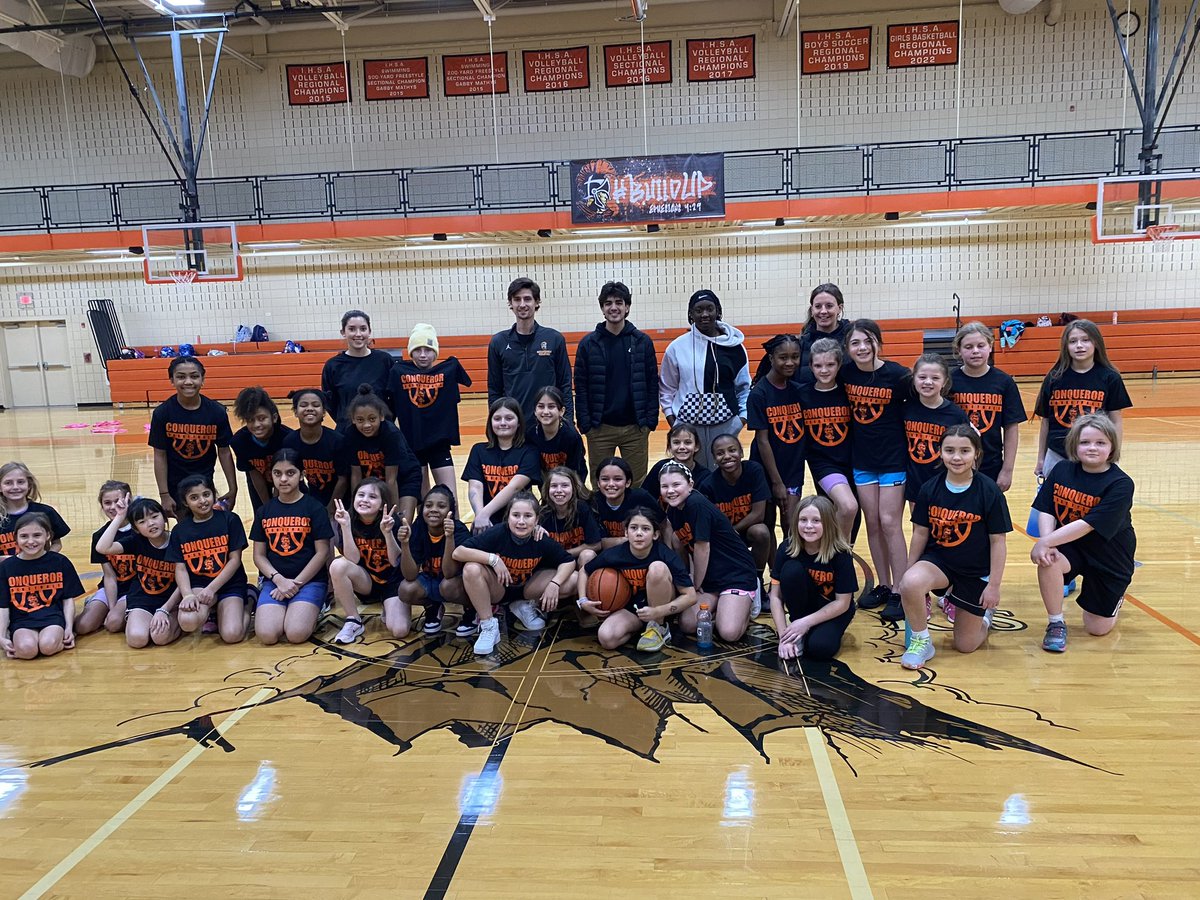 ConquerorNation's tweet photo. Finished off the Girls bball league with shirts and Menchies coupons!! Love seeing the girls learn the game, get better, and have fun! #BuildUp https://t.co/tPrP7qgTyK