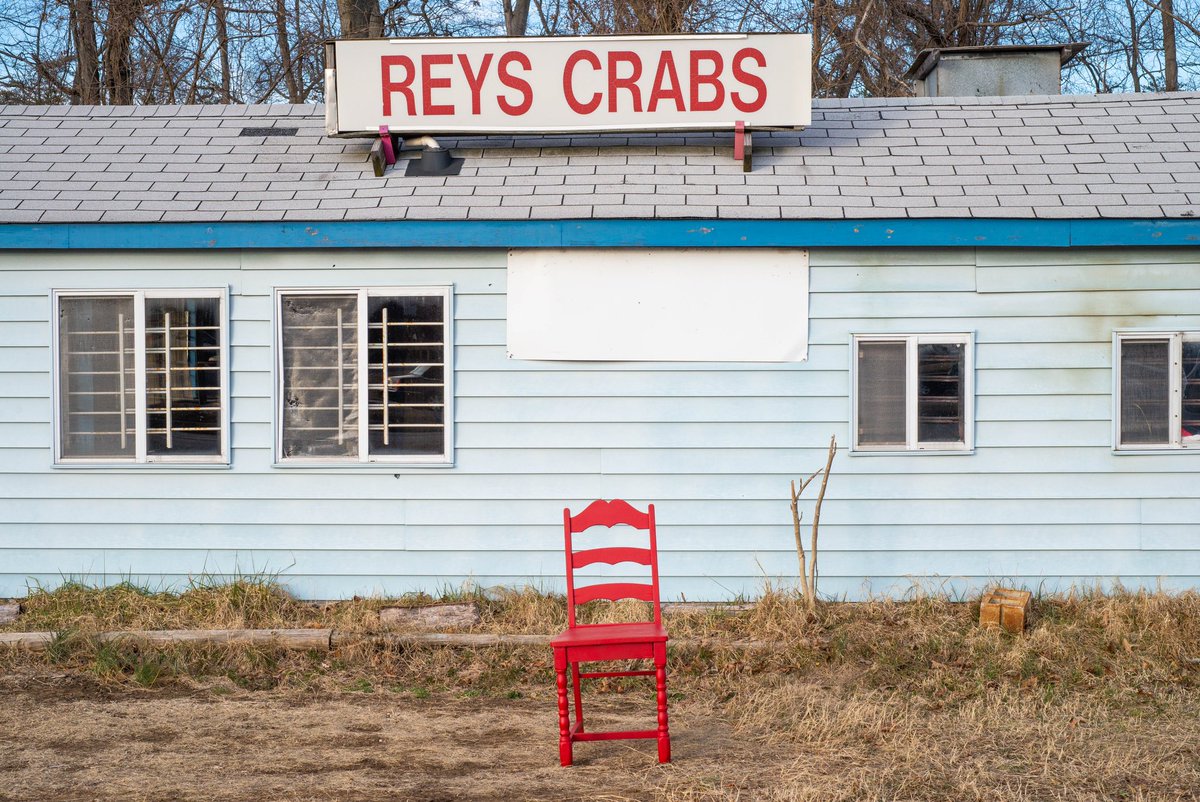 theredchairs's tweet photo. 🦀 #severnapark #maryland #theredchair 🔴🪑 https://t.co/EOLaHlGrS3
