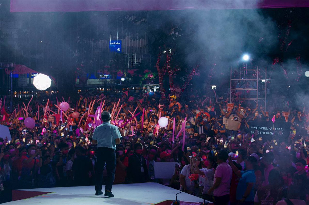 ChelDiokno's tweet photo. Isang taon na ang lumipas but the feeling remains the same. Maraming salamat sa lahat ng nagmahal at tumindig. Tuloy pa rin ang laban! 💕 https://t.co/Ya7XN6JvGR