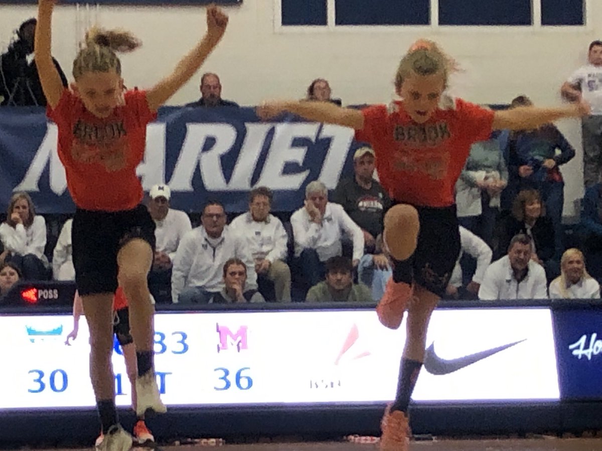 BrookJumpRopers's tweet photo. Brook Intermediate Jump Rope Team performing at Marietta College#Awesome jump rope skills#GoColts#GoPioneers https://t.co/lQjIArLvu1