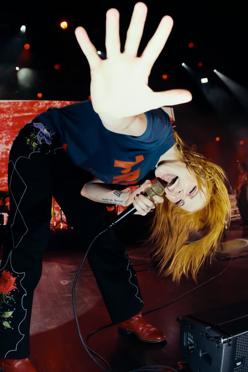 hayleysoutfits's tweet photo. hayley williams '23 https://t.co/6A6lyyDeyc