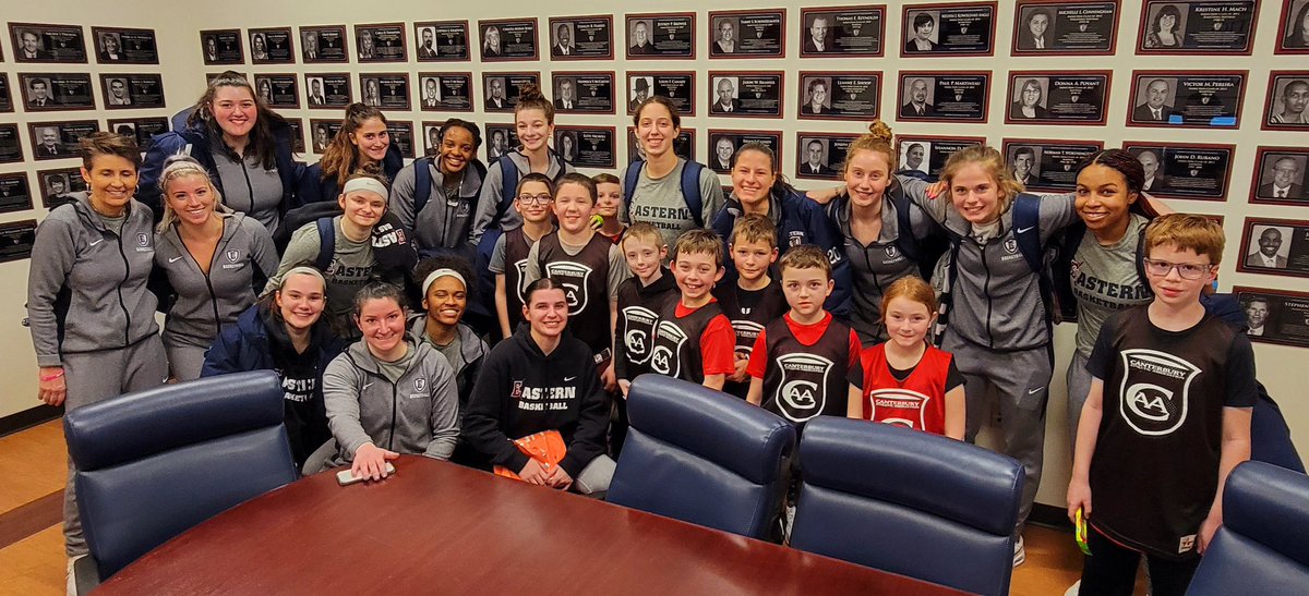 EasternWBB's tweet photo. Thank to the Canterbury, CT 3rd and 4th grade basketball team for attending our game tonight vs. Rhode Island College and cheering us on to the win. Thanks to coach Andrew Bessette a former Eastern Student-Athlete! ❤️🏀#goeast #givingback https://t.co/bAK8pN8XbD