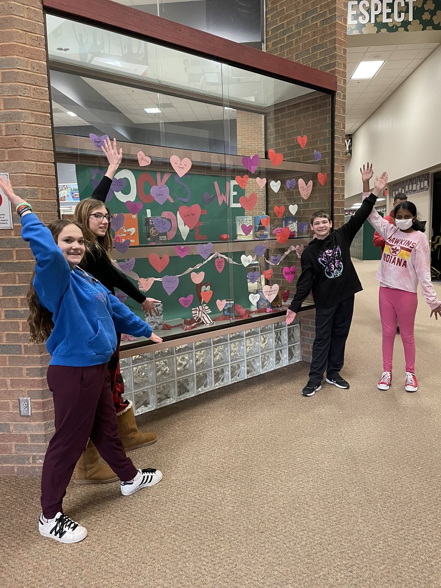 wilch_beth's tweet photo. A few 8th graders had an idea to share students favorite books by creating this fun and colorful display! Perfect for Valentine’s Day! @KarrerMS https://t.co/YqbC7o89bM