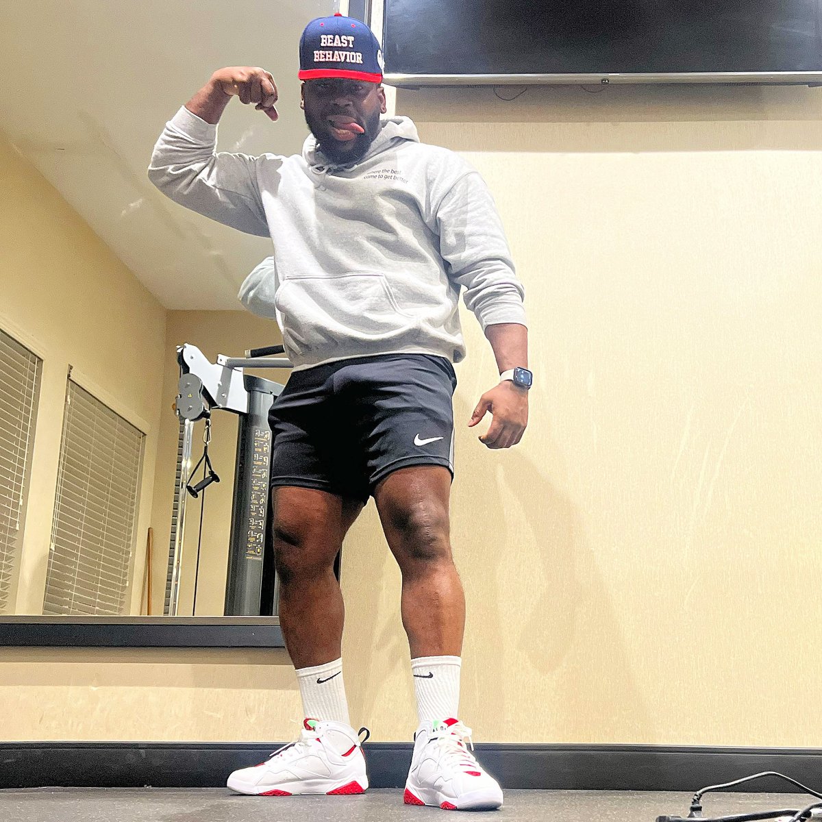 t_will_train's tweet photo. Return of the Beast™️
#twilltrain
#therunningbackclub
#beastbehavior https://t.co/KayaPmDt80