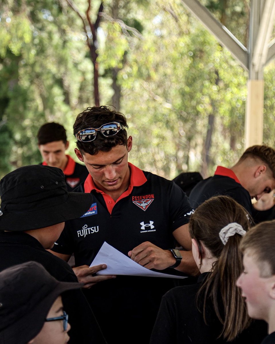 essendonfc's tweet photo. Plenty of Dons fans in Bendigo ❤️ https://t.co/1LRS1brgrj