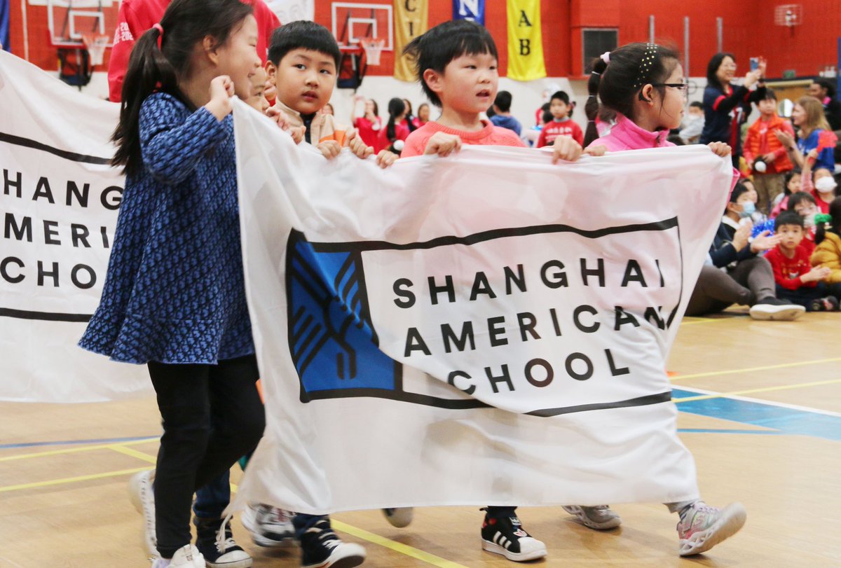 scooterh99's tweet photo. These kinder friends just escorted our visiting varsity athletes from around China to the #APAC #swimming opening ceremonies. I love working in a K-12 school. @SASchina #SASPudong #EagleCode https://t.co/DwTi1j6p5y