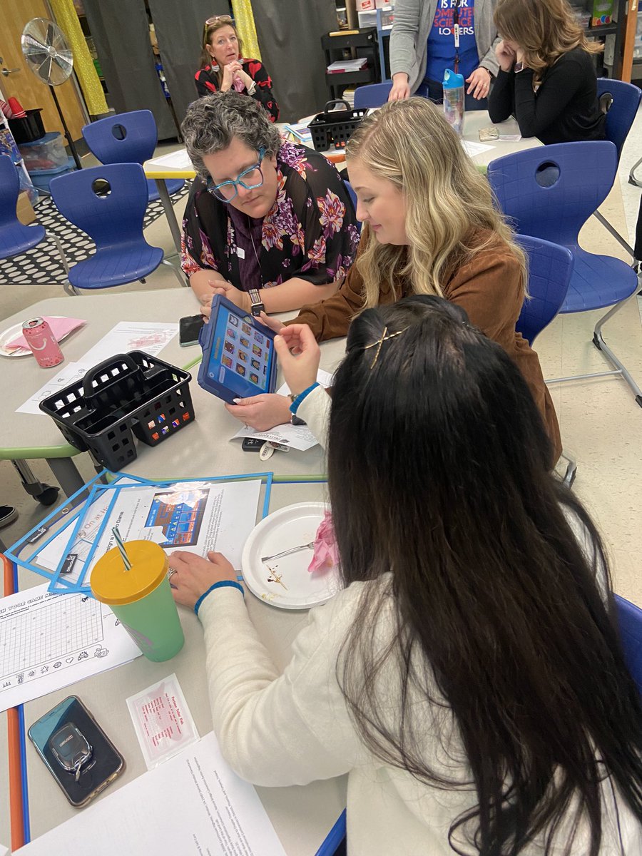 nstreet_teaches's tweet photo. @DKG_SI @GammaEpsilonDKG held their February meeting @CarrolltonES With guidance from our amazing STEM teachers @KVukSTEM @MrsPealo & @PamHall2inspire DKG members got to experience first hand what our students learn each day! #isleSTEM #isleLEARN ๐นโฅ๏ธ https://t.co/rBtRiWRW4N