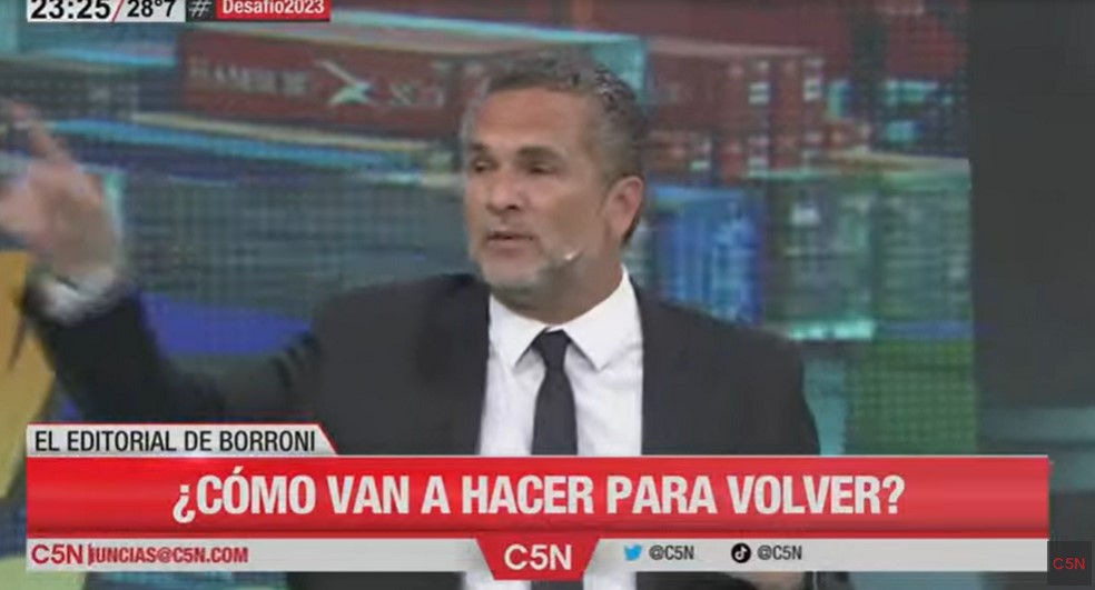 Demoledor y contundente el editorial de Fernando Borroni en #Desafio2023.
Juntos x el Cambio construye montado sobre el odio y la muerte porque no puede decir lo que va a hacer. Y así llegamos al atentado a Cristina.  
Clarísimo. 
Hay que militarla en serio para que no vuelvan.