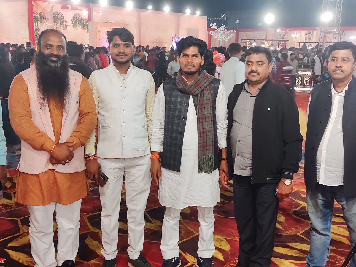 ArunPra36530980's tweet photo. #शुभ #तिलकोत्सव में #नेता #जिला #पंचायत #सदस्य #कौशाम्बी Narendra Singh Patel और बड़े #भाई #BJP4IND #नेता Pushpraj Singh Patel  जी के #साथ  ।💞🎉 #भाजपा अपनादल यस जिंदाबाद 
अरुण प्रताप सिंह भूषण ऊर्फ सौरभ सिंह पटेल जिला कौशाम्बी उत्तर प्रदेश @AnupriyaSPatel @ApnaDalOfficial @pm https://t.co/ohuFtgBzGw