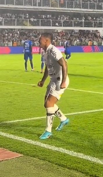 Santosmemes1912's tweet photo. O Marcos Leonardo chorando no gol
Vamos valorizar os meninos da Vila que sentem e vibram por esse time https://t.co/xvYVxWiKMc