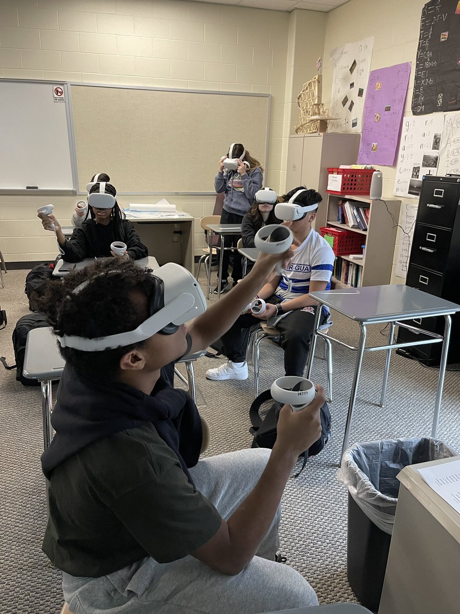 richardson_edu's tweet photo. Love being in Mr. Boyer’s classroom any day of the week but had fun watching students interact with their Algebra 1 content via @PrismsOfReality VR yesterday in class! #IHPromise @IHSchools https://t.co/3wP3Vu4IeM