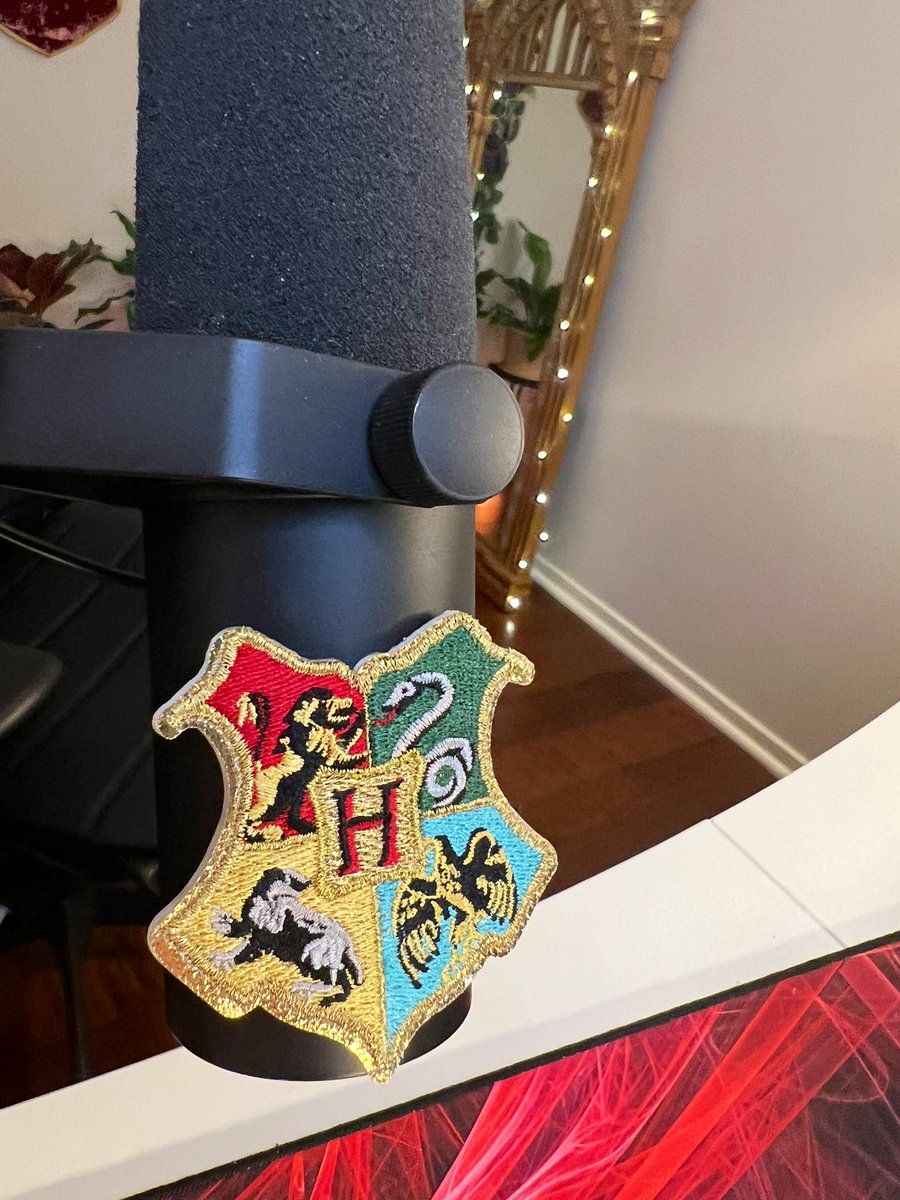 catsen on Twitter "Making butterbeer and cosplaying a wizard ⚡️ http