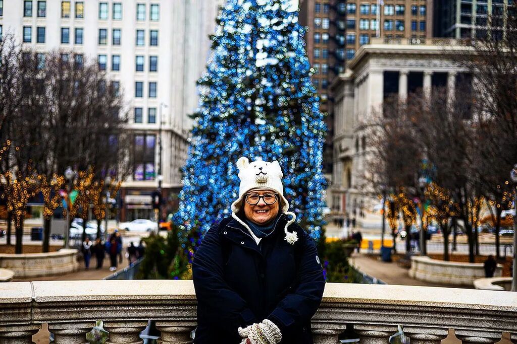 SouperSized's tweet photo. The bear hat is the cherry on top. #wcw #love #wife #chicago #millenniumpark #christmas #tree #winter #holiday #holidays #streetphotography #urban #city #portrait #portraitphotography #streetphotography #urbanphotography #bear #hat #instagood #picoftheda… https://t.co/9uPtg8Bh2D https://t.co/Fhe7gH5b36