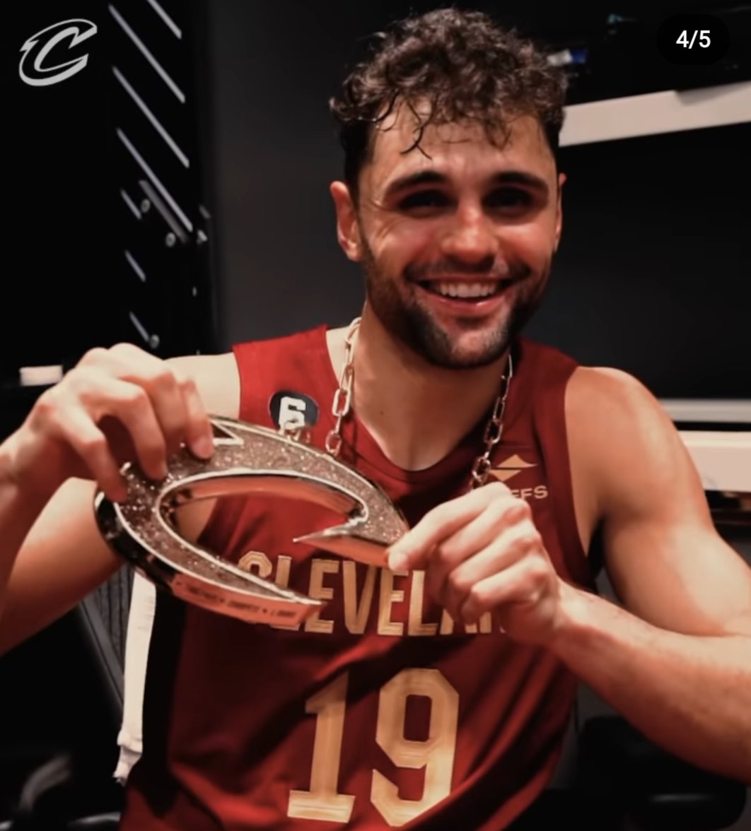 LeBrad James 35 22 On Twitter the Cavs Are The Most Handsome Team lebrad-james-35-22-on-twitter-the-cavs-are-the-most-handsome-team