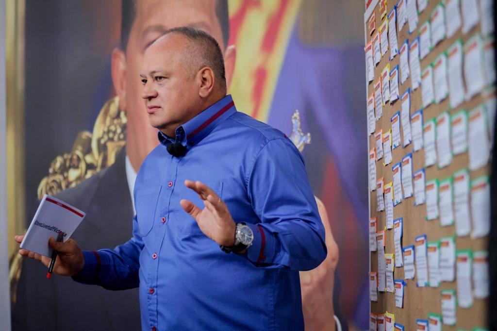 ¡Hay qué tener seriedad! 

'Hay gente que es mediocre hasta para criticar, critican desde su comodidad y eso no vale nada' Diosdado Cabello. 

@dcabellor 
#ChávezJuventudYVictoria