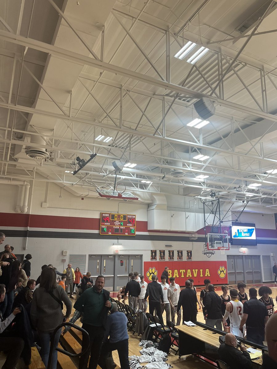ms_hoti's tweet photo. What a game! So fun to get to watch many of my former &amp; current students tonight! Congrats on the W, @BataviaBBBall! https://t.co/gtqeRxp9D6