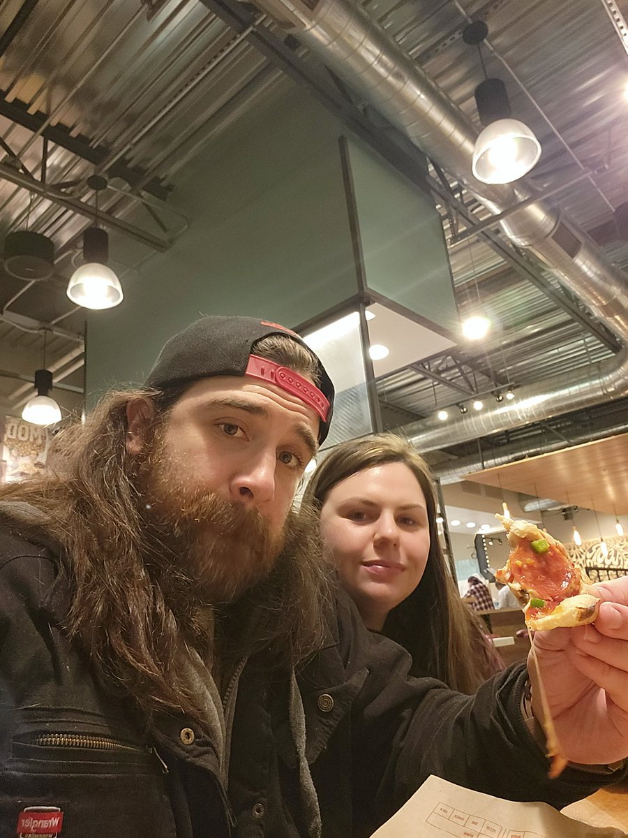 E_van714's tweet image. Pizza with my baby ❤️ #modpizza