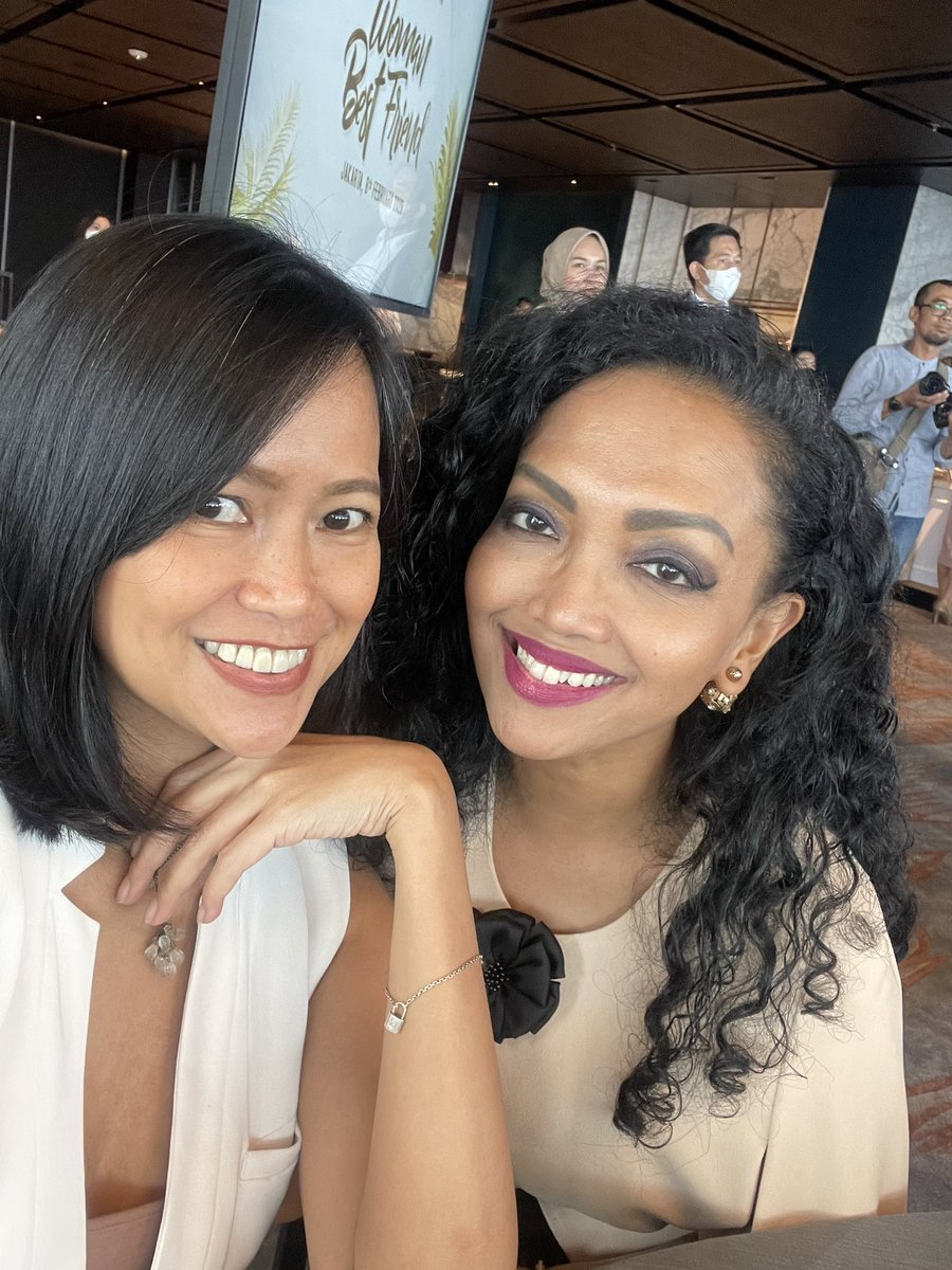 We’re both 50. I have 2 kids, she doesn’t. She’s super active  and travel the world like she has Doraemon magic door. We both get our wrinkles. Our wisdom. And everyone has different journey, and we’re here to say, just do you. You decide what’s best for YOU.